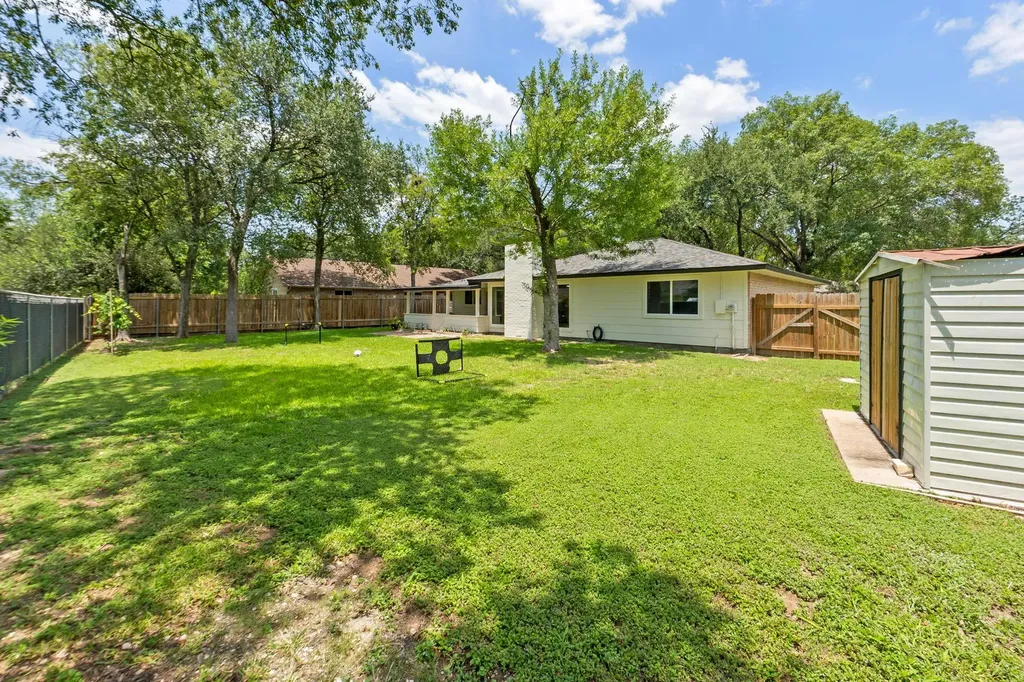 10411 Button Quail Drive Austin TX 78758