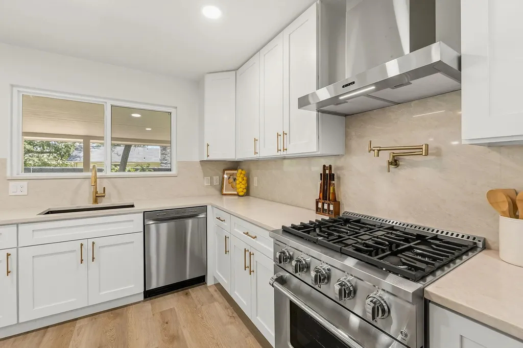 10411 Button Quail Drive Austin TX 78758