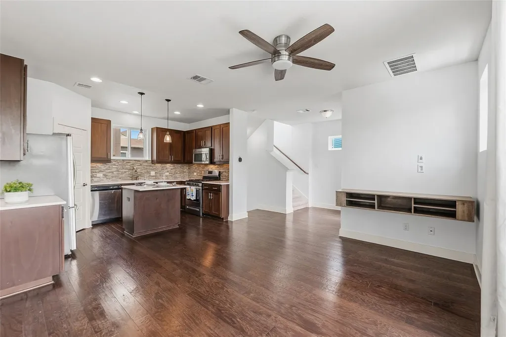 2605 Witsome Loop Austin TX 78741