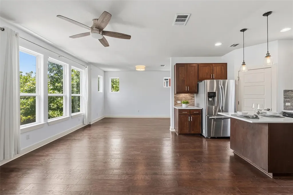 2605 Witsome Loop Austin TX 78741
