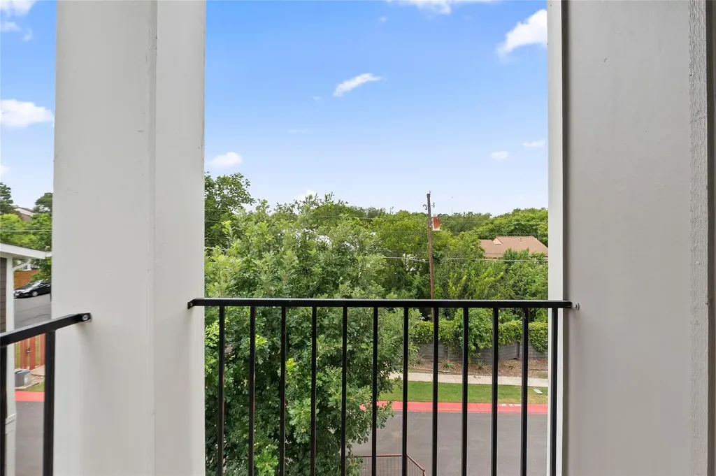 2605 Witsome Loop Austin TX 78741