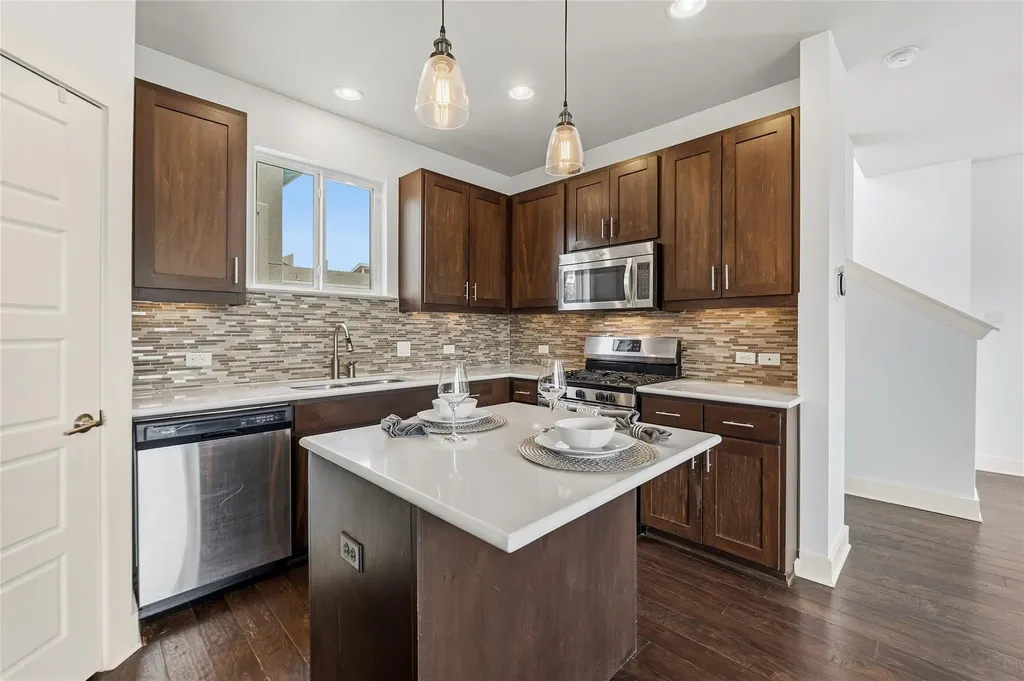 2605 Witsome Loop Austin TX 78741