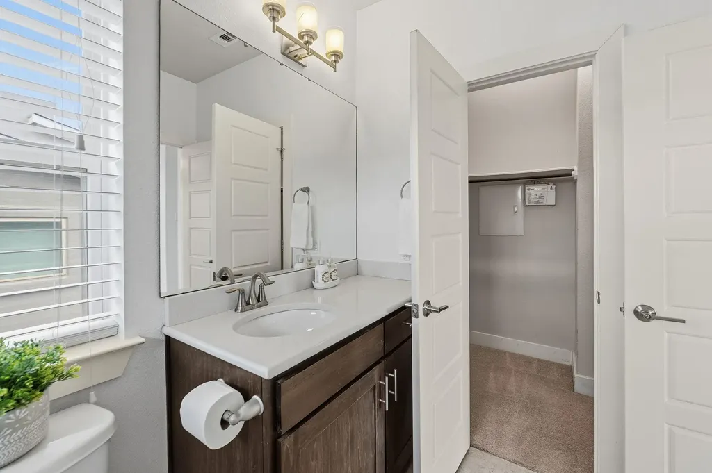2605 Witsome Loop Austin TX 78741