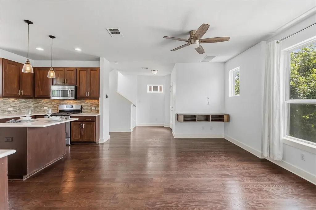 2605 Witsome Loop Austin TX 78741