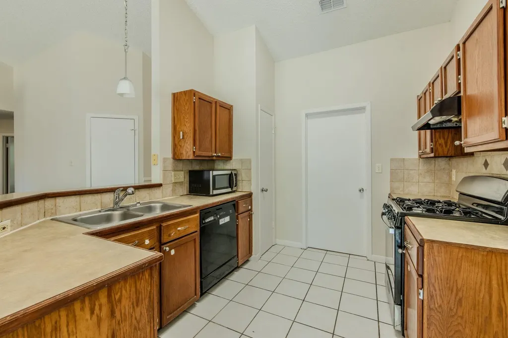 1802 Verbena Way Round Rock TX 78664