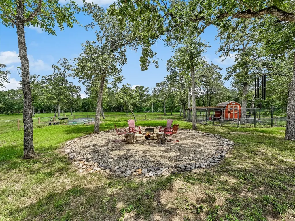 226 Stolle Lane Flatonia TX 78941
