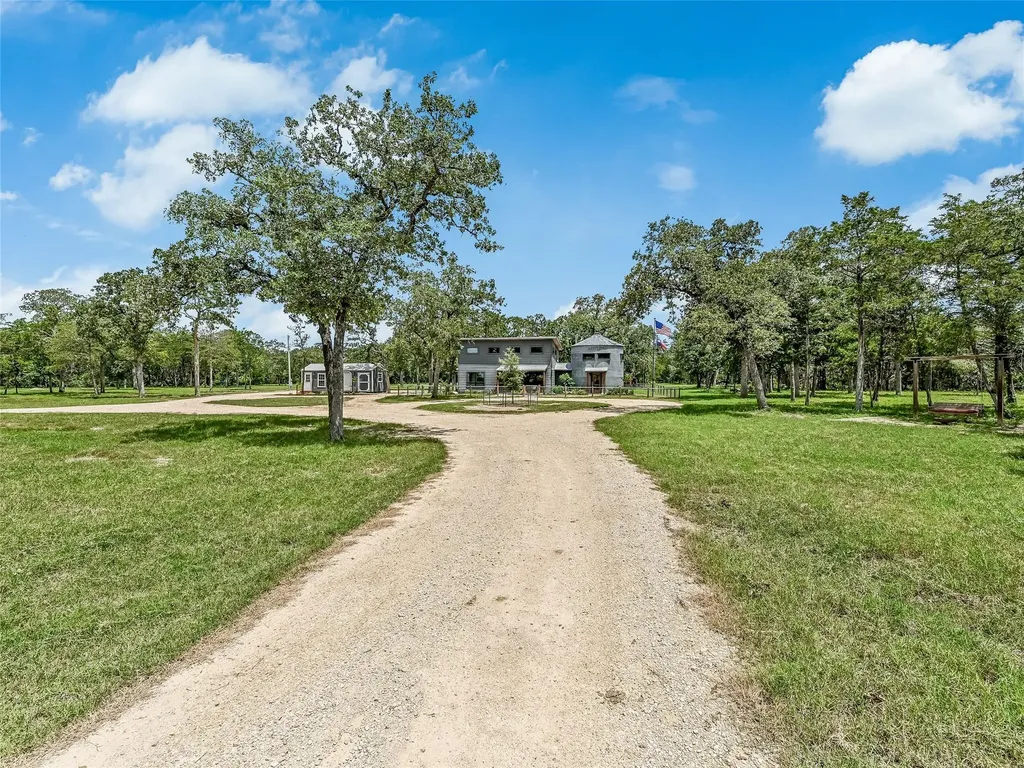 226 Stolle Lane Flatonia TX 78941
