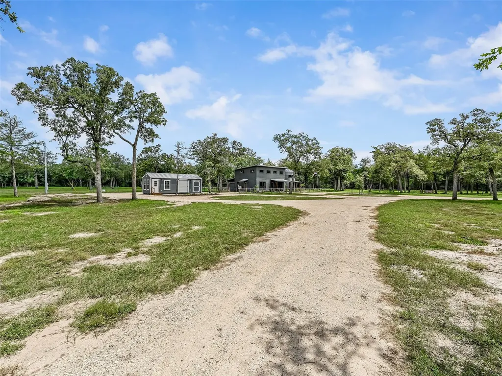226 Stolle Lane Flatonia TX 78941