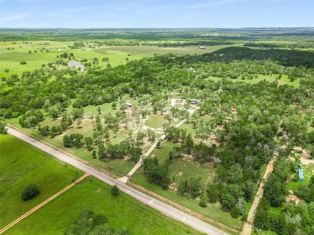 226 Stolle Lane Flatonia TX 78941