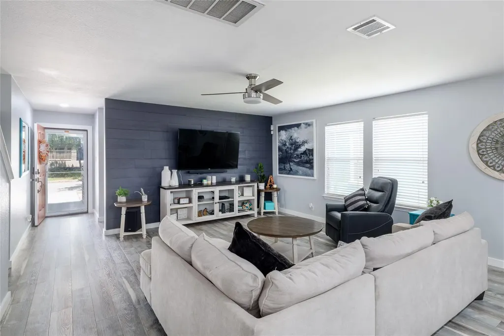 2158 Herzog Kyle TX 78640