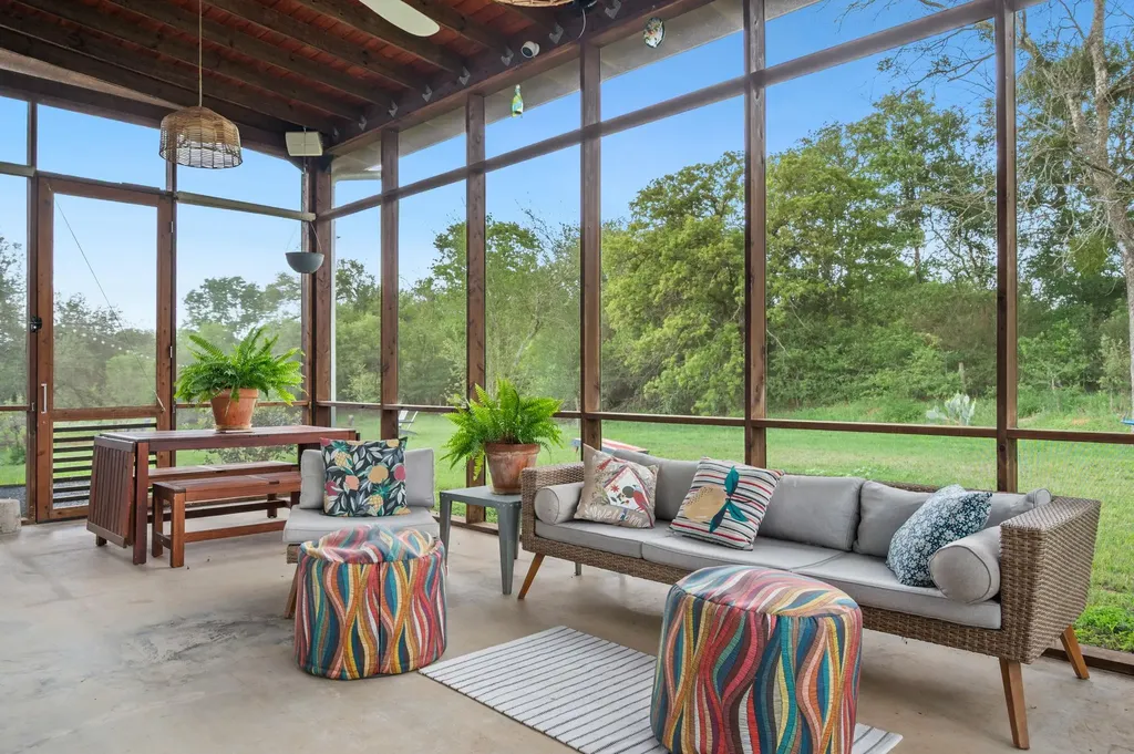 534 Old Mcdade Road Elgin TX 78621