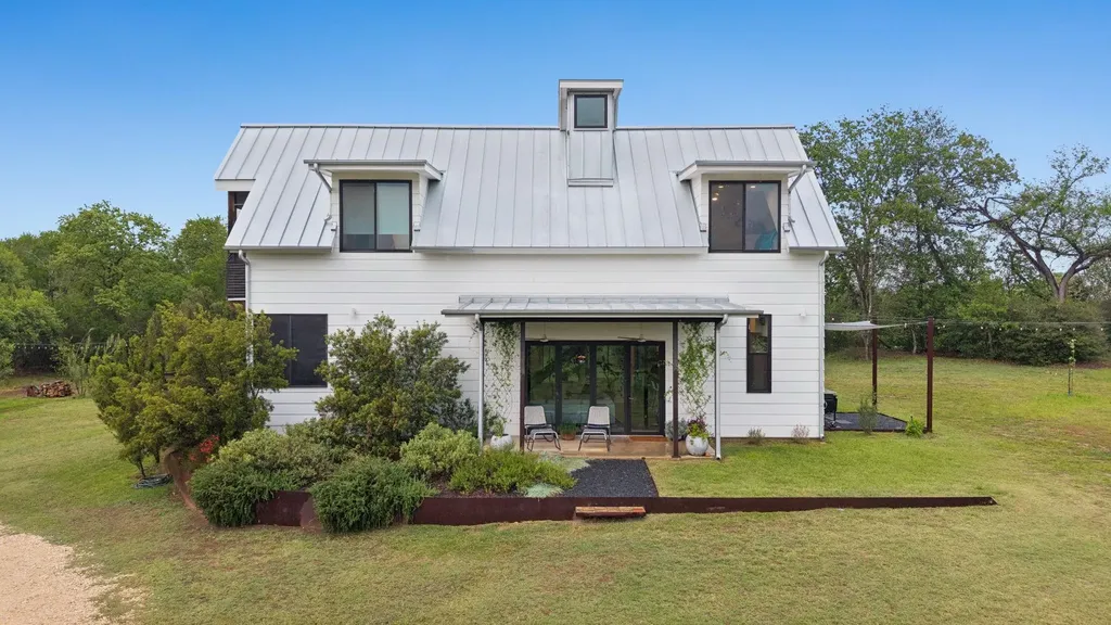 534 Old Mcdade Road Elgin TX 78621