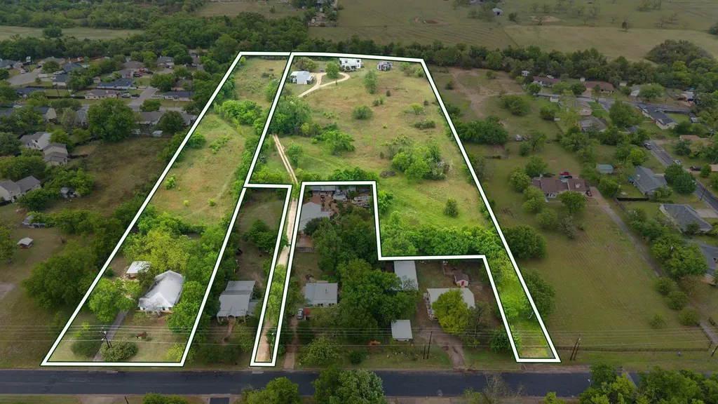 534 Old Mcdade Road Elgin TX 78621
