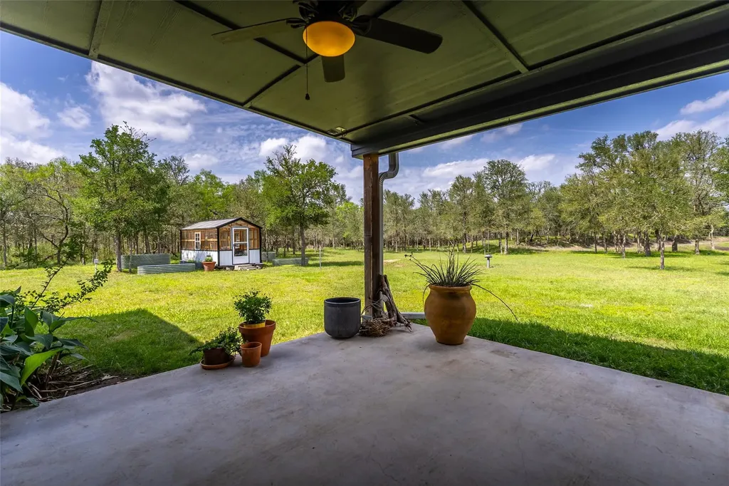 4082 Old Colony Line Road Lockhart TX 78643