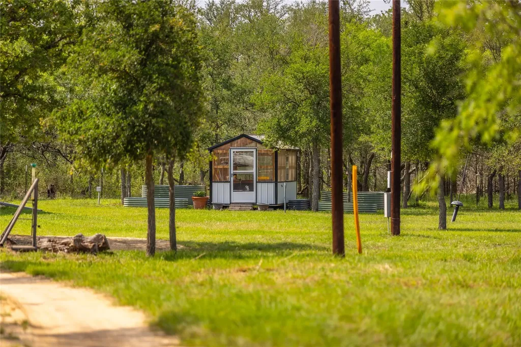 4082 Old Colony Line Road Lockhart TX 78643