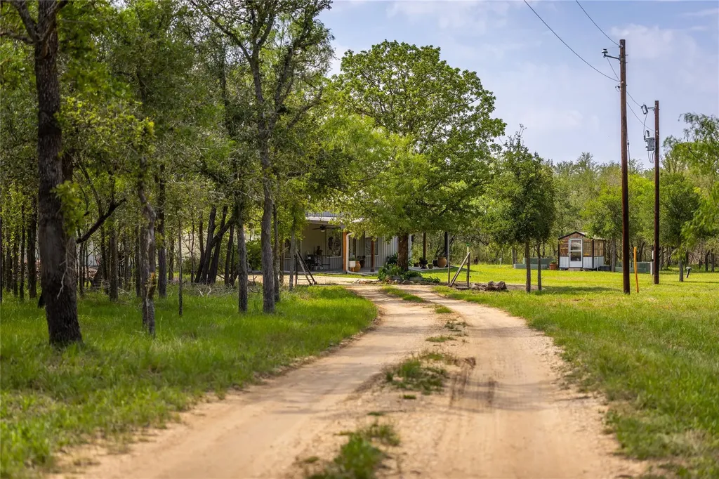 4082 Old Colony Line Road Lockhart TX 78643
