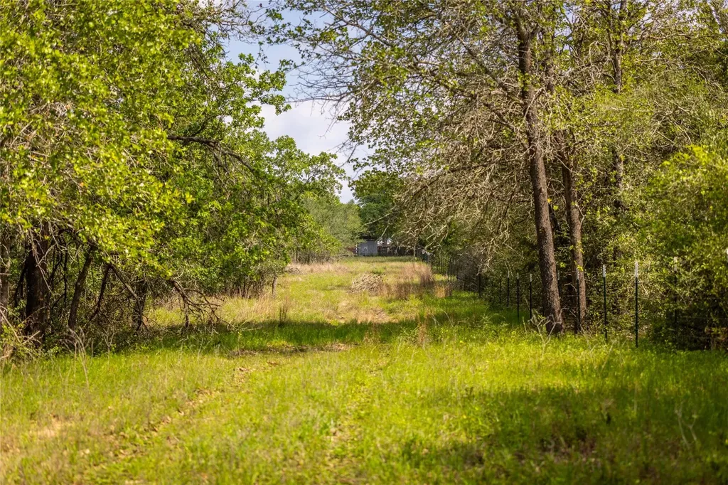4082 Old Colony Line Road Lockhart TX 78643
