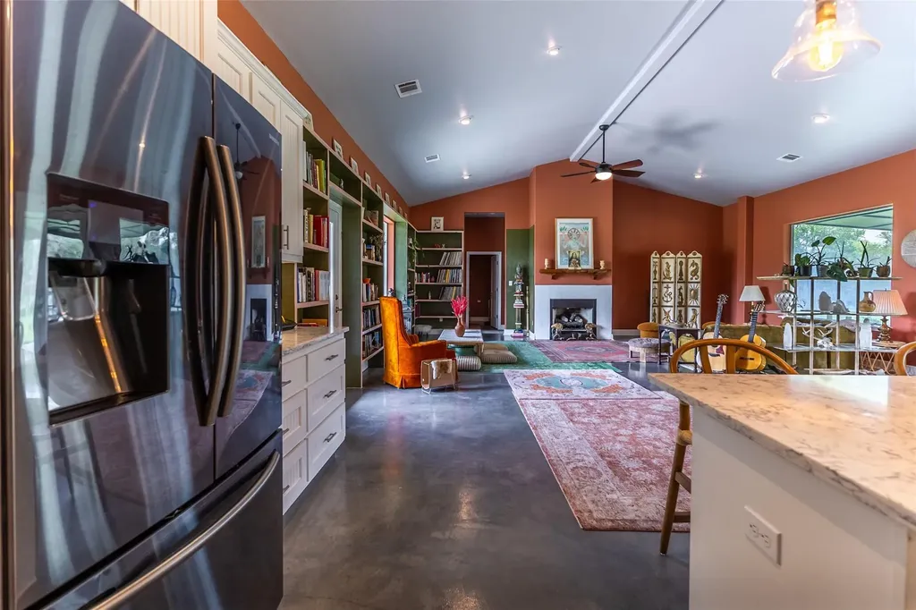 4082 Old Colony Line Road Lockhart TX 78643