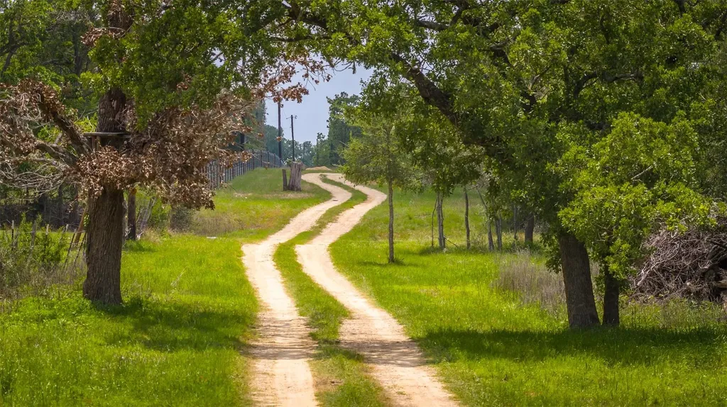 4082 Old Colony Line Road Lockhart TX 78643