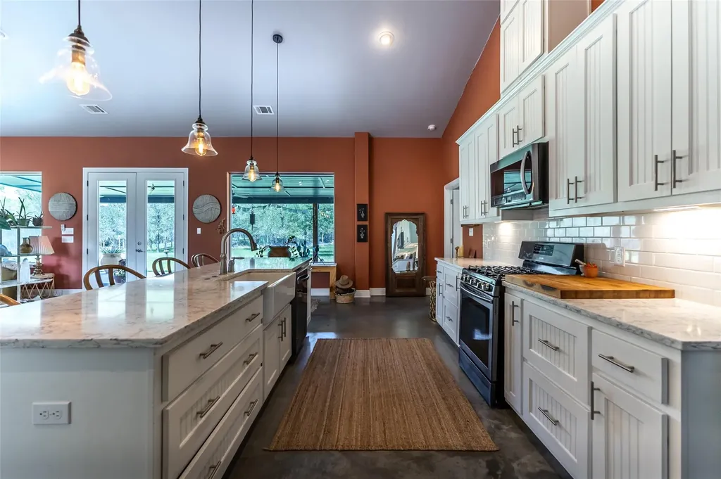 4082 Old Colony Line Road Lockhart TX 78643