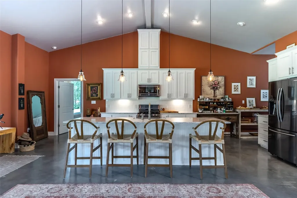 4082 Old Colony Line Road Lockhart TX 78643