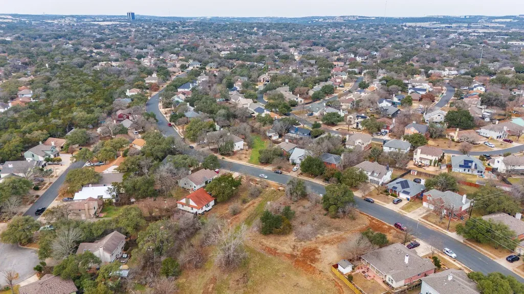 5609 Kayview Drive Austin TX 78749