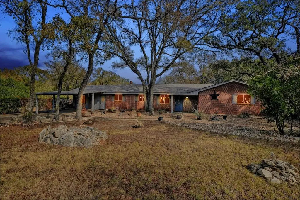 6201 Oakclaire Drive Austin TX 78735