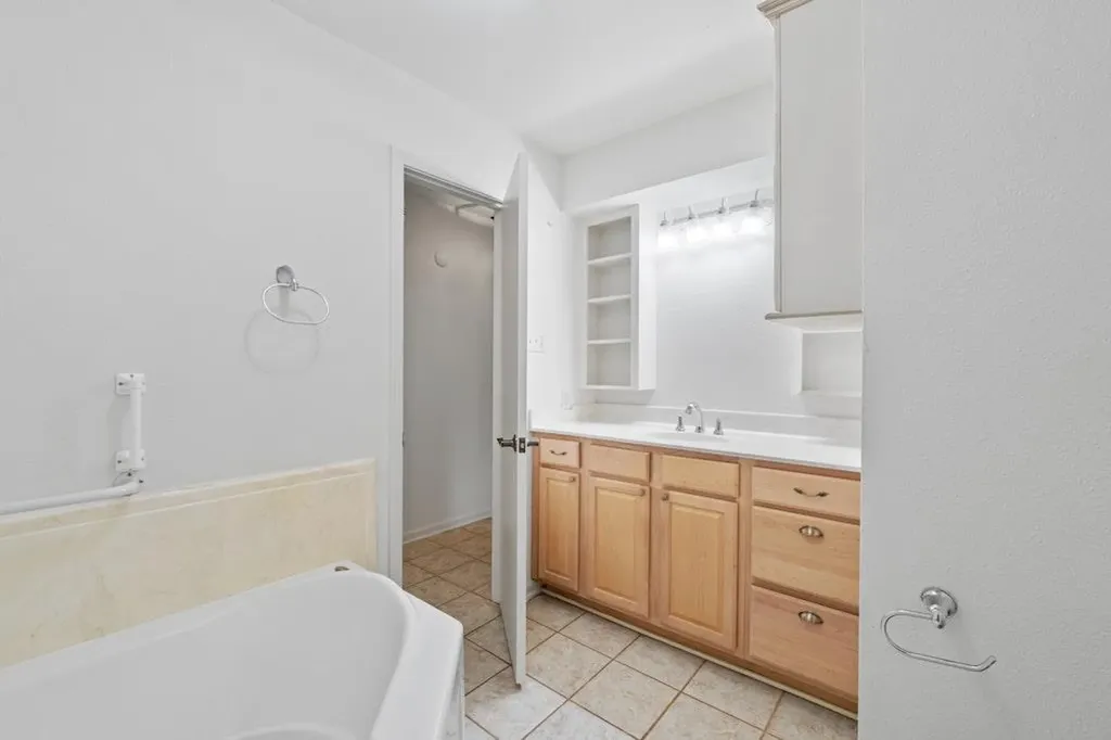 6201 Oakclaire Drive Austin TX 78735