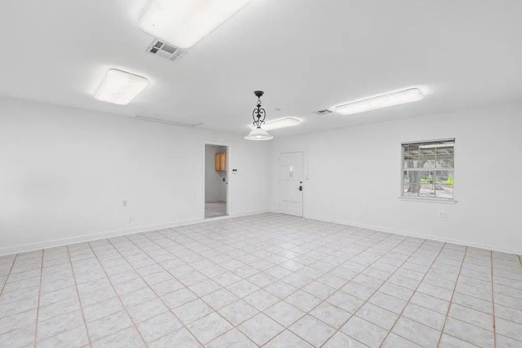 6201 Oakclaire Drive Austin TX 78735