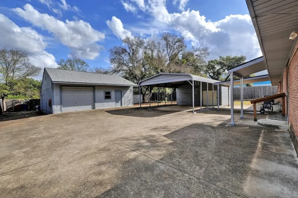 6201 Oakclaire Drive Austin TX 78735