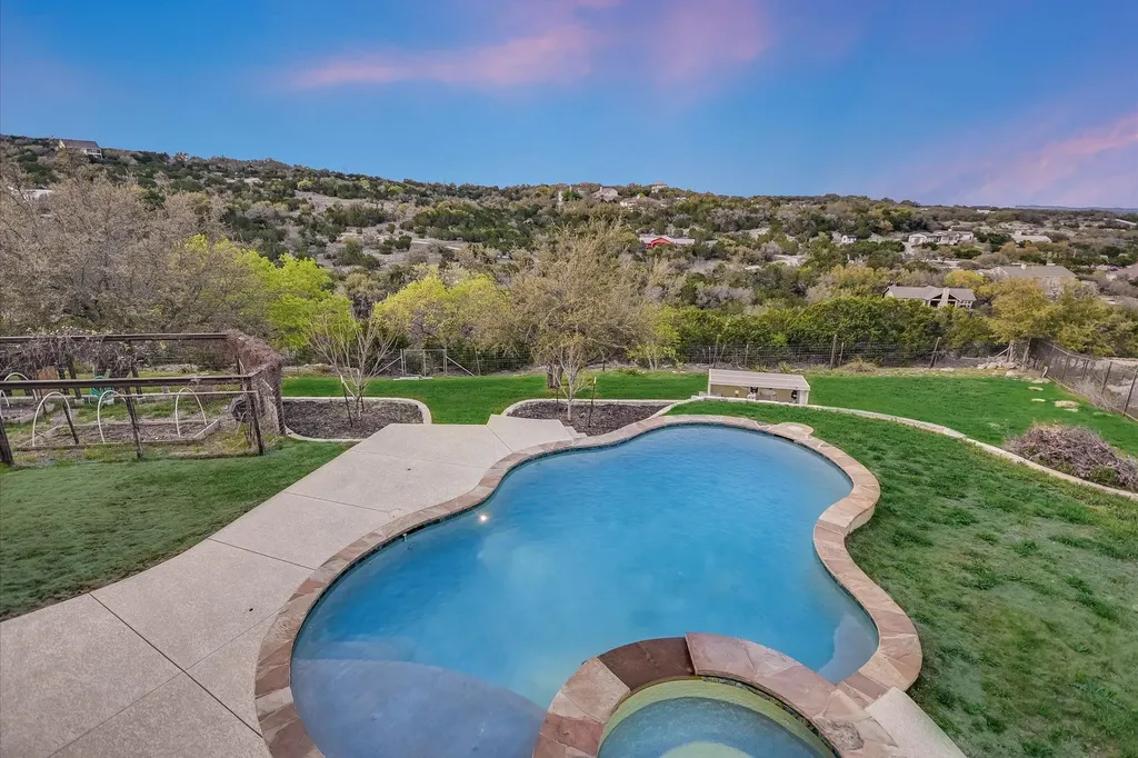 4408 Blacksmith Cove Spicewood TX 78669