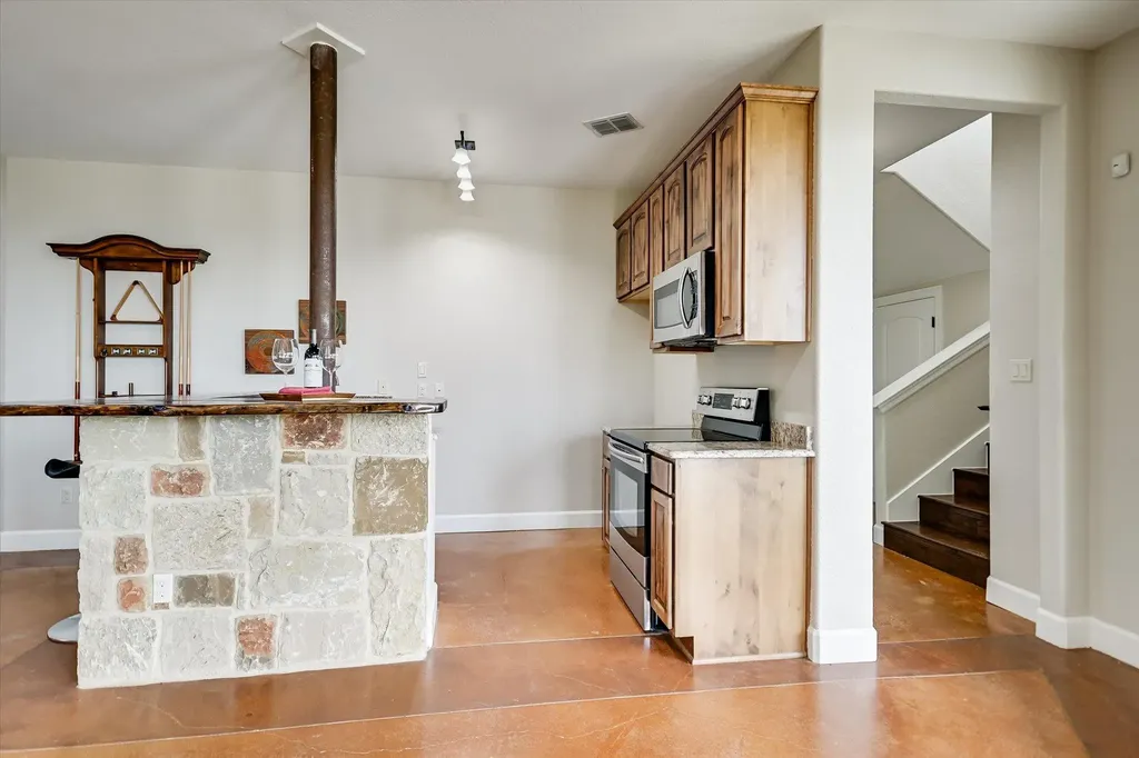 4408 Blacksmith Cove Spicewood TX 78669