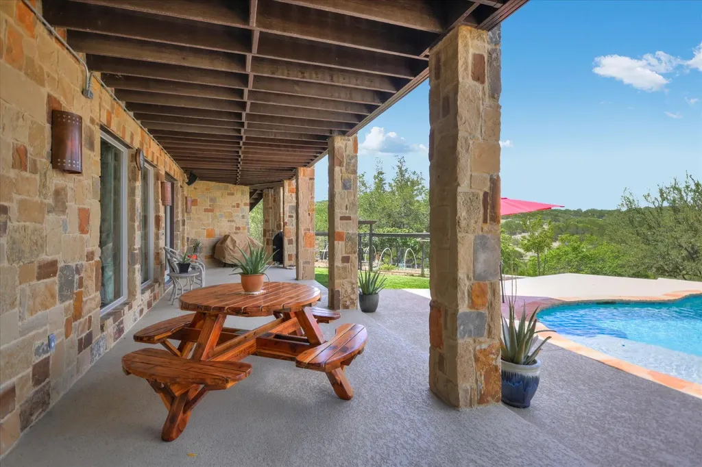 4408 Blacksmith Cove Spicewood TX 78669