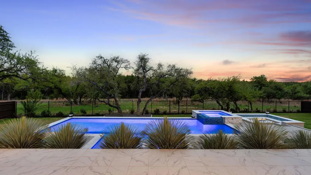 546 Bridge Water Loop Dripping Springs TX 78620