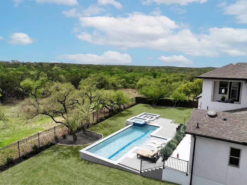 546 Bridge Water Loop Dripping Springs TX 78620