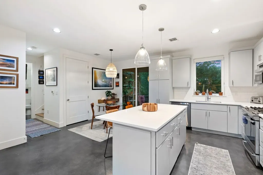 1709 Perez Street Austin TX 78721