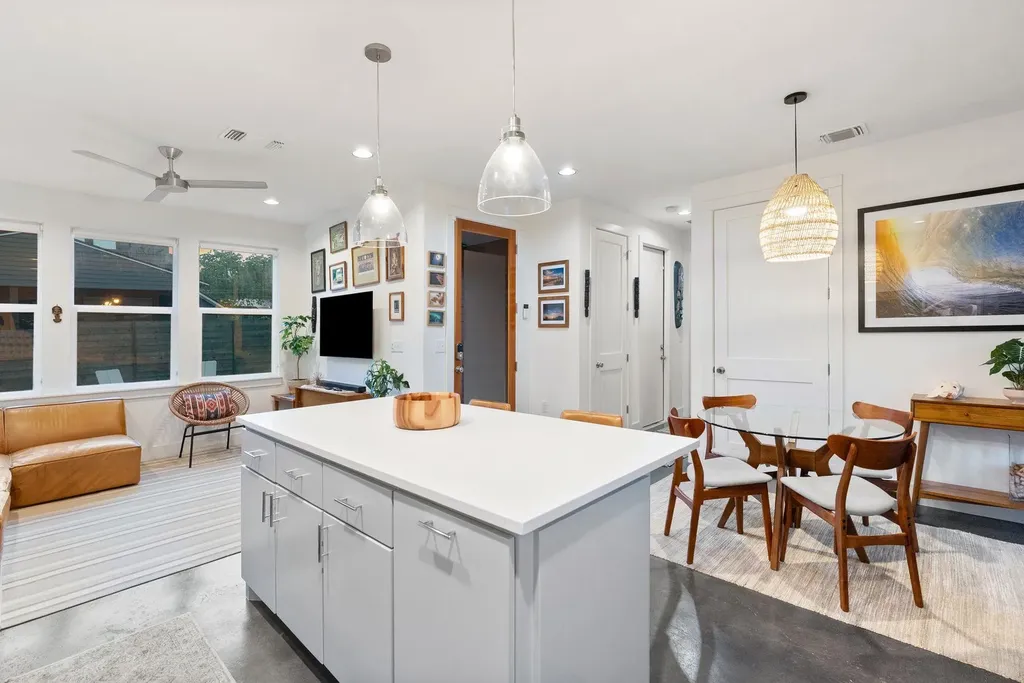 1709 Perez Street Austin TX 78721