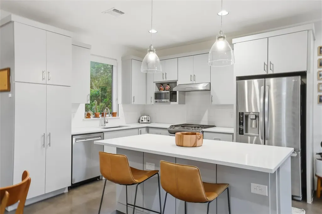 1709 Perez Street Austin TX 78721