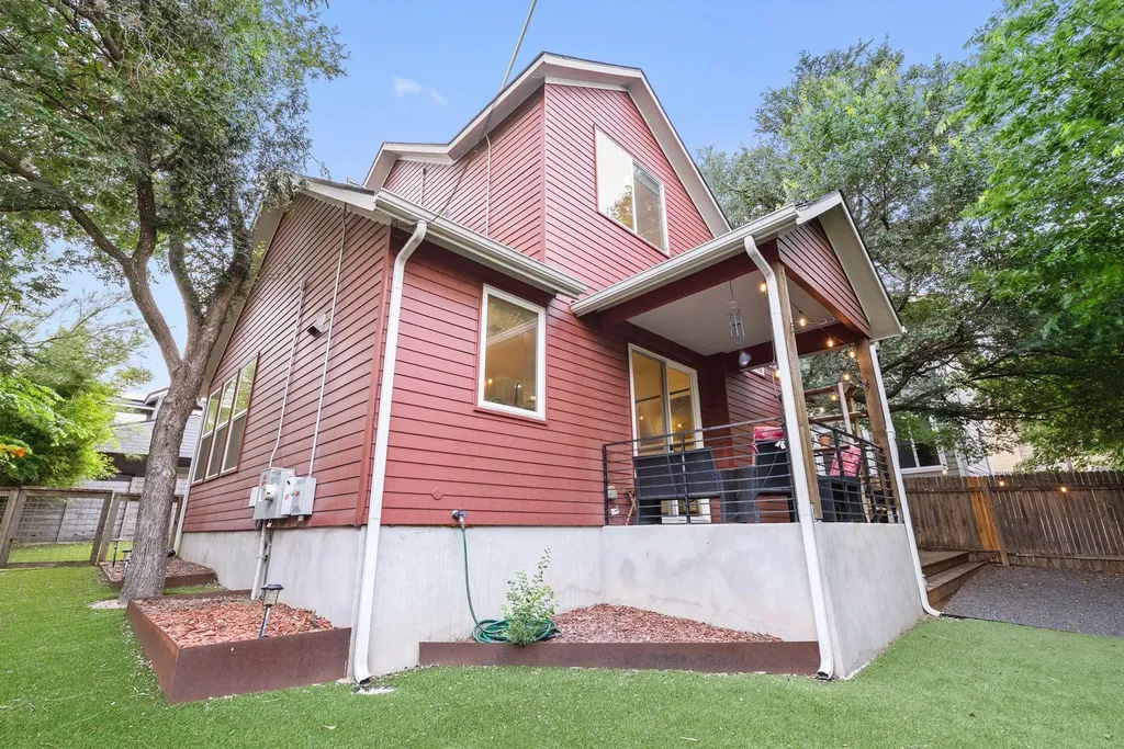 1709 Perez Street Austin TX 78721