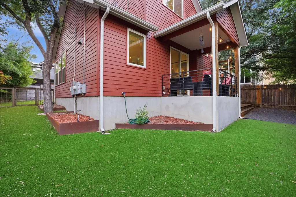 1709 Perez Street Austin TX 78721