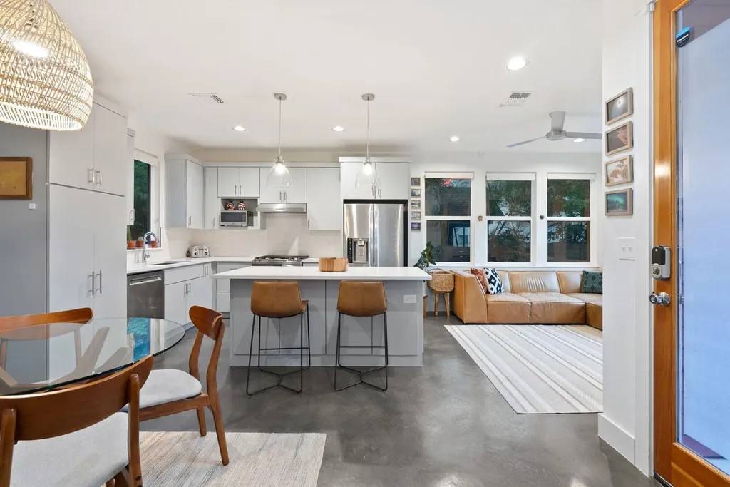 1709 Perez Street Austin TX 78721
