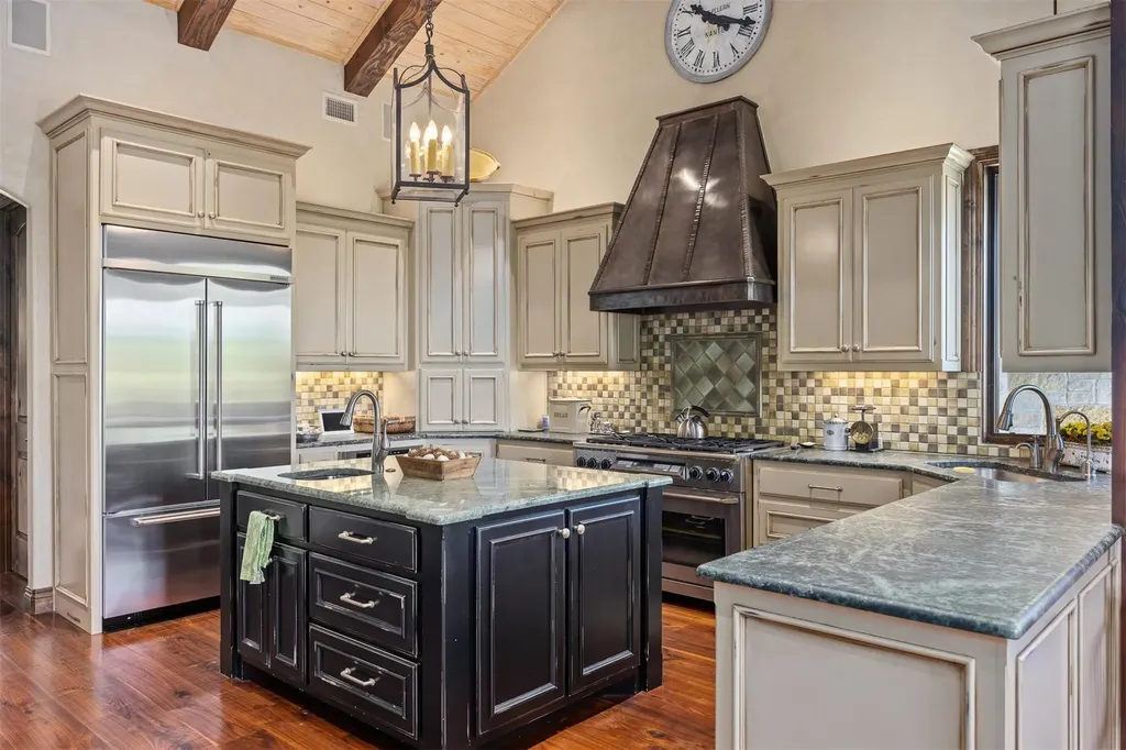 276 Hermosa Road SW Hunt TX 78028