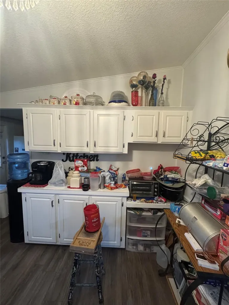 204 Linda Drive Spicewood TX 78669