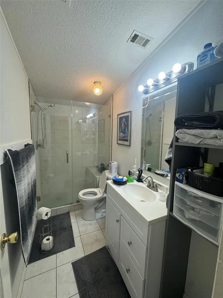 204 Linda Drive Spicewood TX 78669