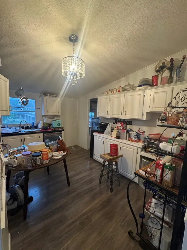 204 Linda Drive Spicewood TX 78669