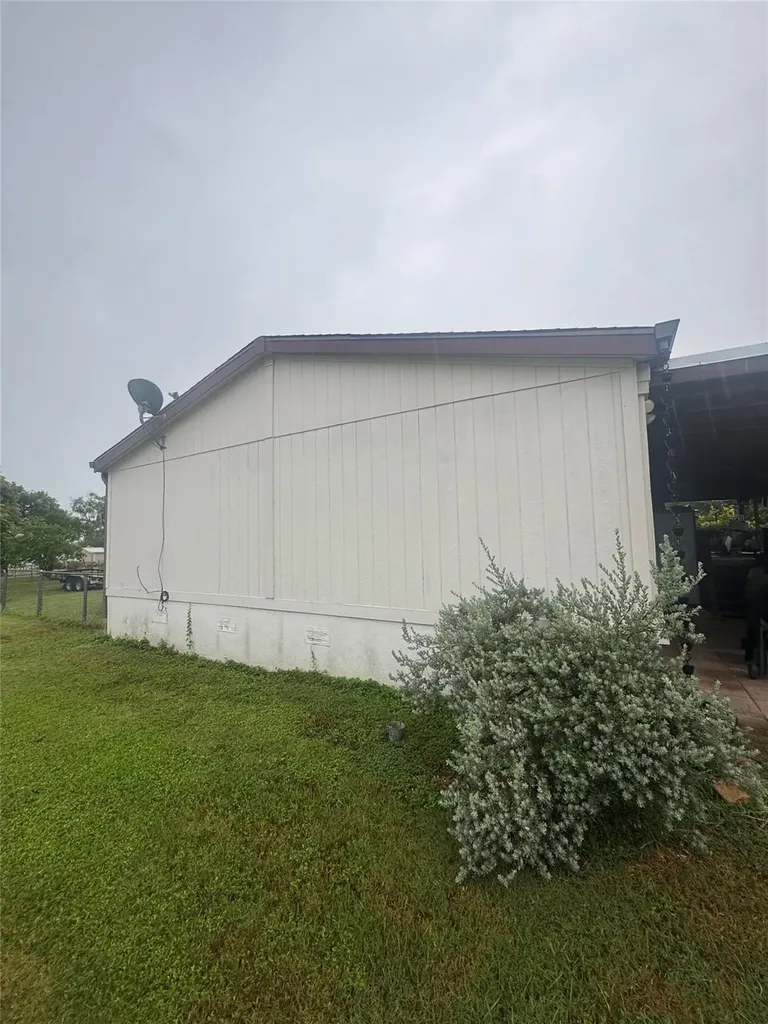 204 Linda Drive Spicewood TX 78669