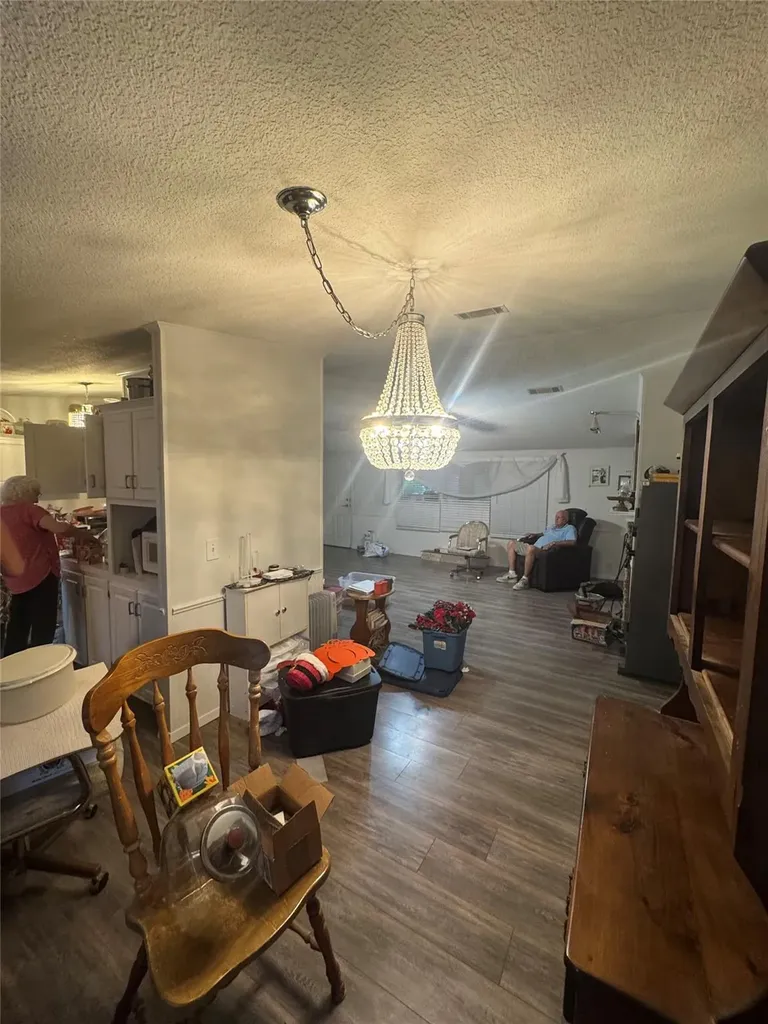 204 Linda Drive Spicewood TX 78669