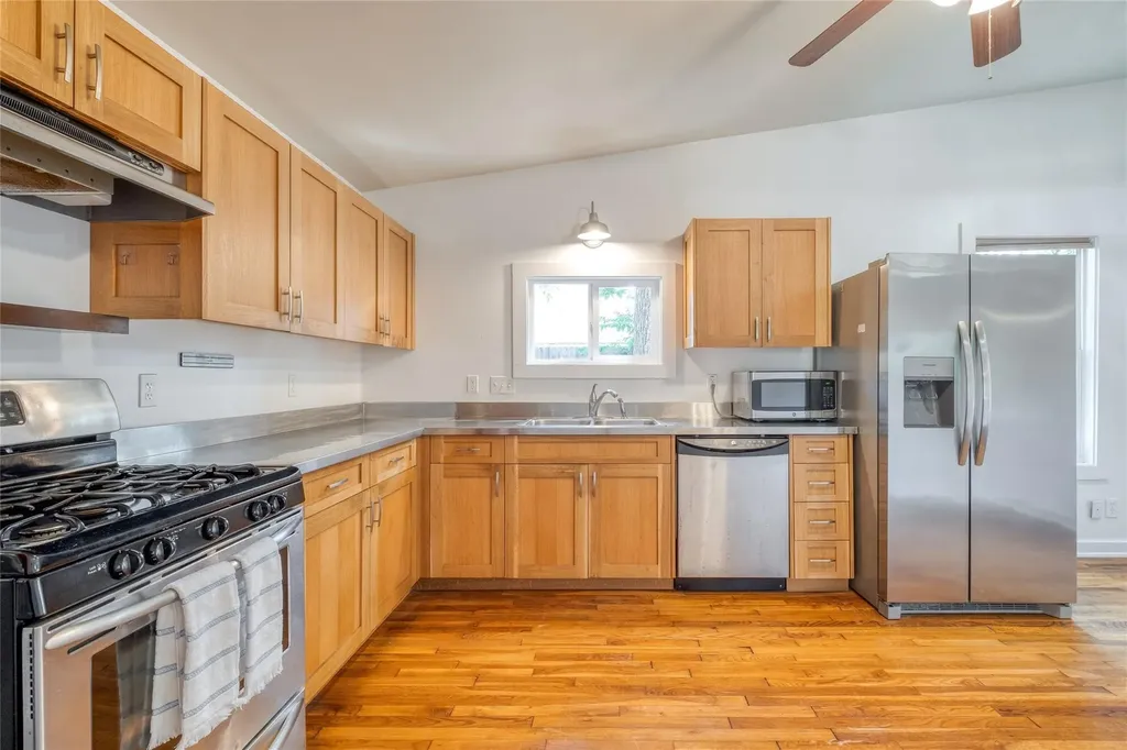 712 Nowotny Lane Austin TX 78702
