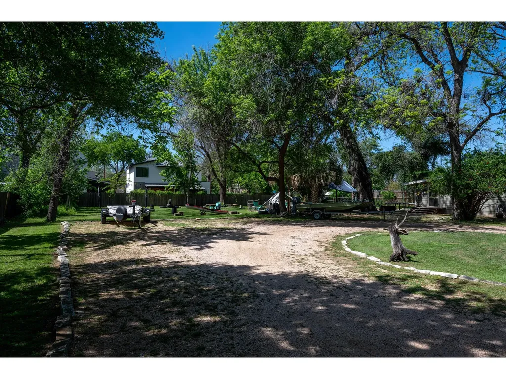 712 Nowotny Lane Austin TX 78702