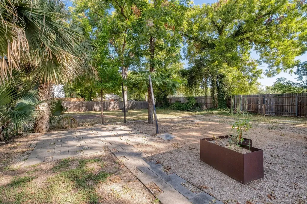 712 Nowotny Lane Austin TX 78702